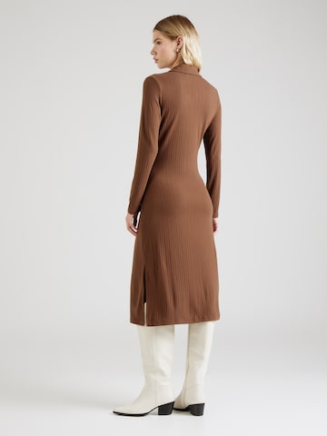 Fransa Stickad klänning i brun