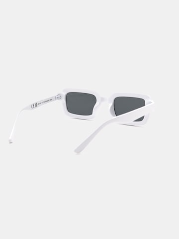 Lunettes de soleil Pull&Bear en blanc