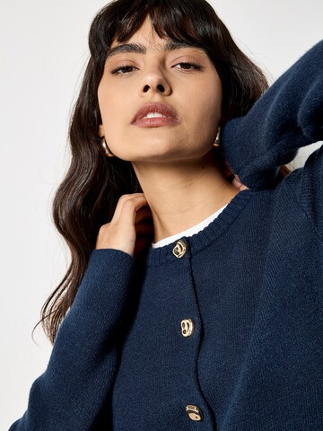 Cardigan ' ' Apricot en bleu