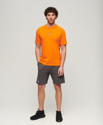 Superdry Loosefit Sporthose in Grün