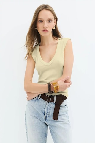 No Matter What Top in Beige: voorkant