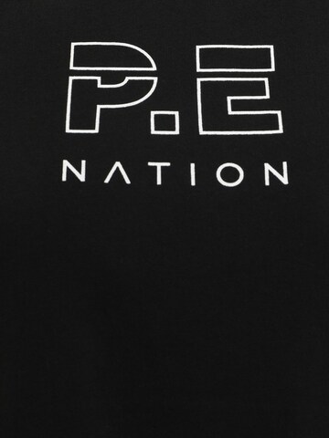 P.E Nation Toppi 'ENDURANCE' värissä musta
