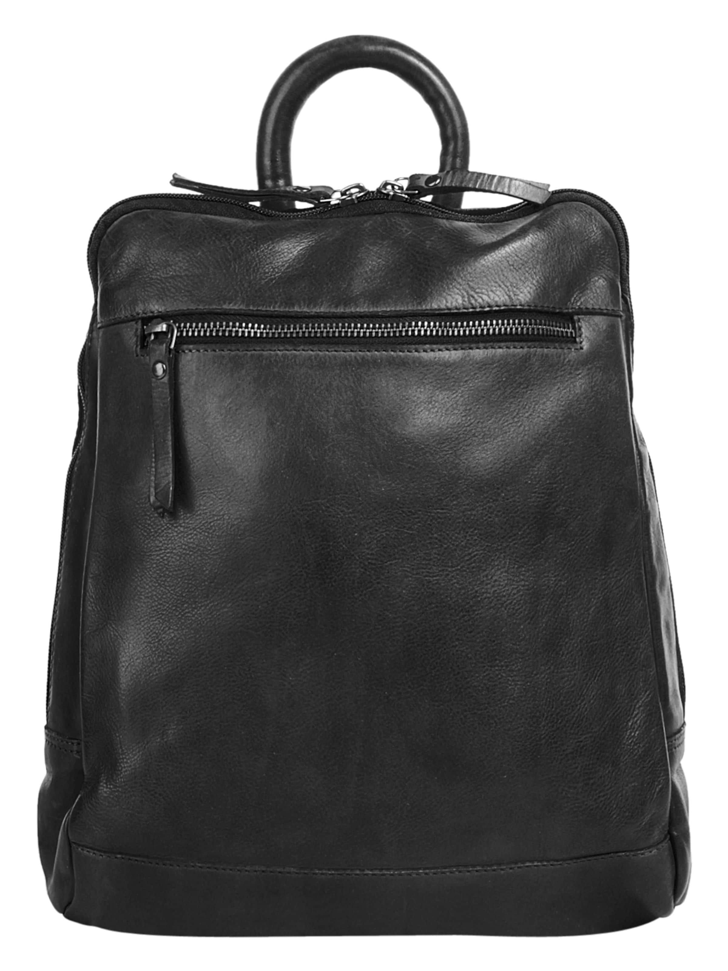 X-ZONE Backpack in Black: front
