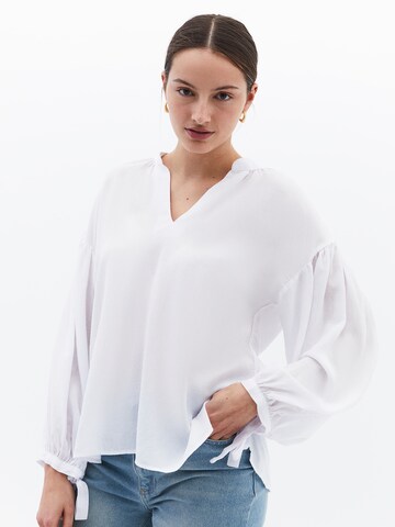 Camicia da donna di OXXO in bianco: frontale