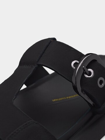 CLARKS Plätu 'Aristella', värv must