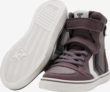 Hummel Sneakers in Brown