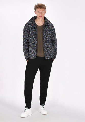 Mo ATHLSR Jacke in Schwarz: Vorderseite