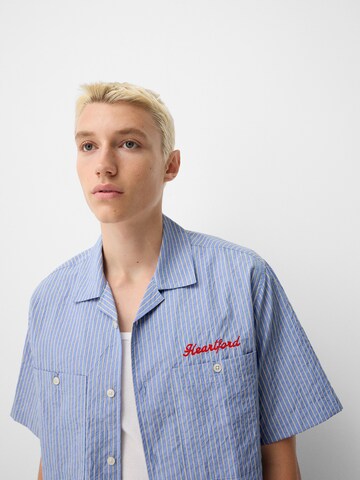 Coupe regular Chemise Bershka en bleu