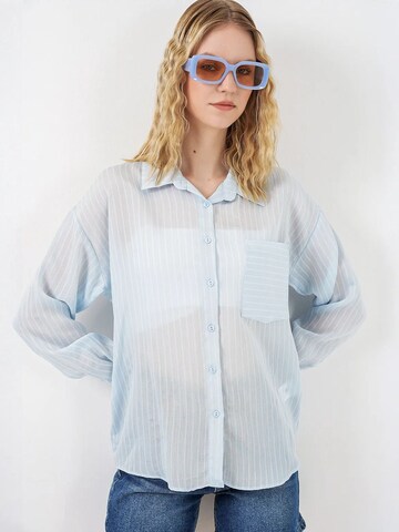 Bigdart Blouse in Blue: front