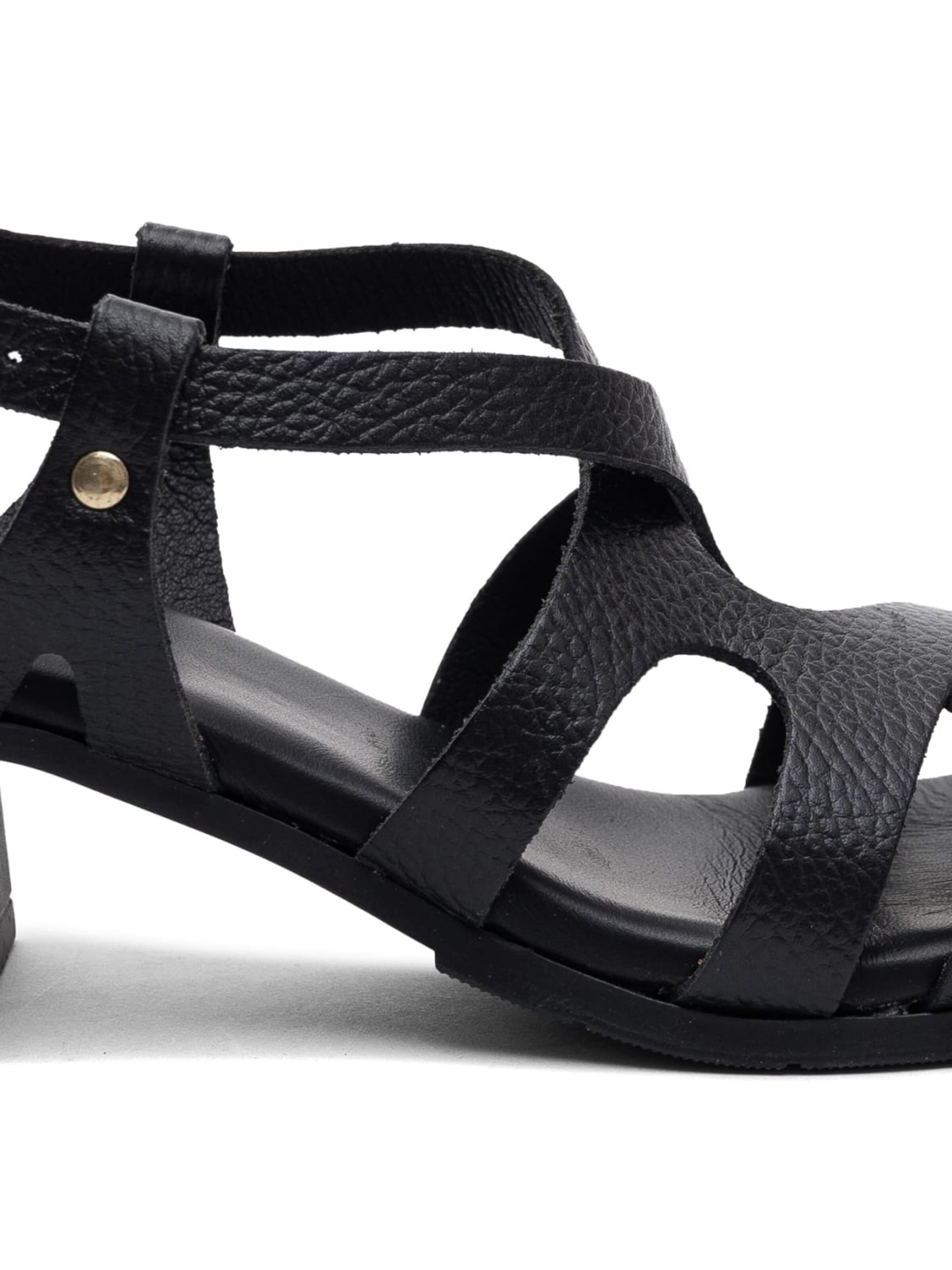 Maciejka Sandal in Black