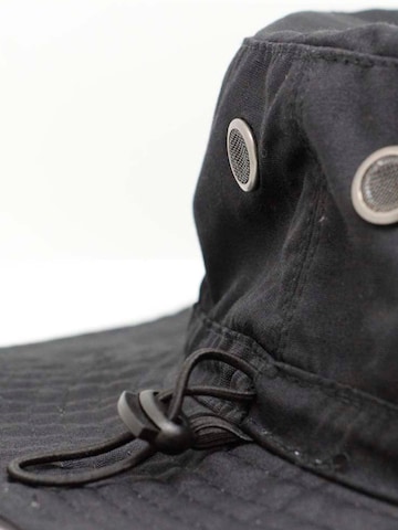 Surf Monkey Sports Hat in Black