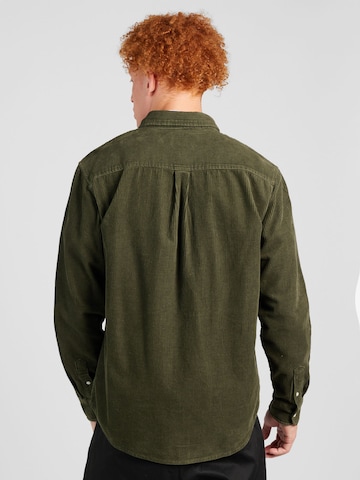 Carhartt WIPRegular Fit Košulja 'Madison' - zelena boja