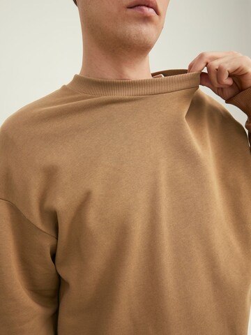 JACK & JONES Sweatshirt 'Kam' in Braun