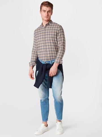 Kronstadt جينز مضبوط قميص 'Johan' بلون بيج