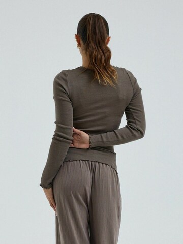 Seamless Basic Top ' Wooly ' in Bruin