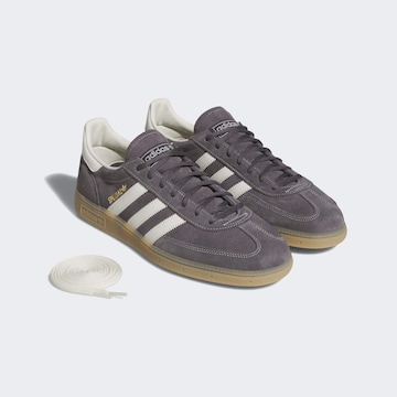 ADIDAS ORIGINALS Nízke tenisky 'Handball Spezial' - Sivá