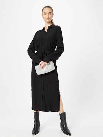 Robe-chemise minimum en noir