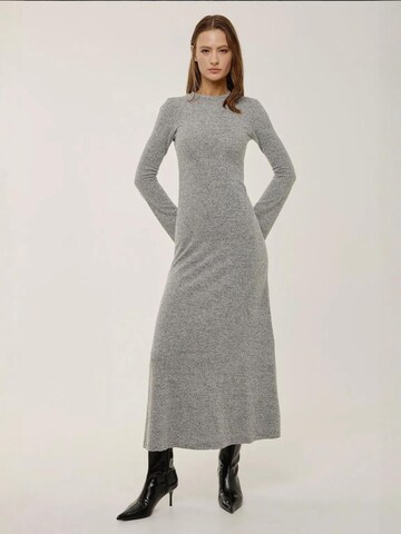 Abito in maglia di Hiccup in grigio: frontale