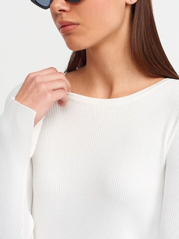 Dilvin - Pullover em branco