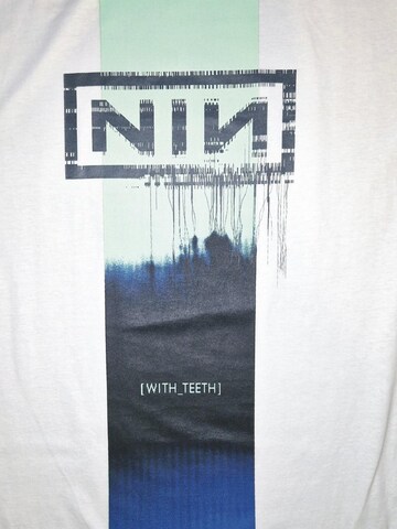 NINE INCH NAILS - Camiseta 'Nine Inch Nails With Teeth T-Shirt' en blanco