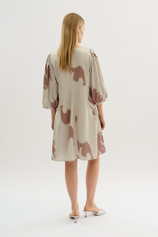KAREN BY SIMONSEN Šaty 'Palmer' – béžová