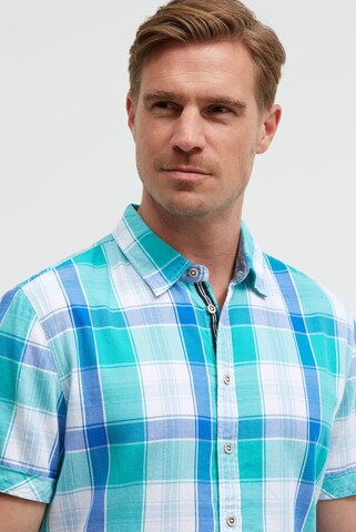 CAMP DAVID Slim fit Button Up Shirt in Green