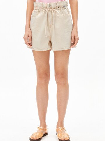 ARMEDANGELS Loosefit Broek 'Daafne' in Beige: voorkant