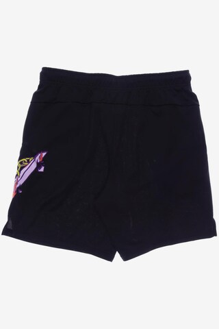 NIKE Shorts 34 in Schwarz