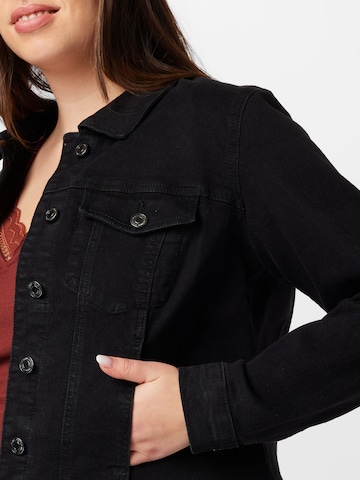 Veste mi-saison 'Runa' Vero Moda Curve en noir