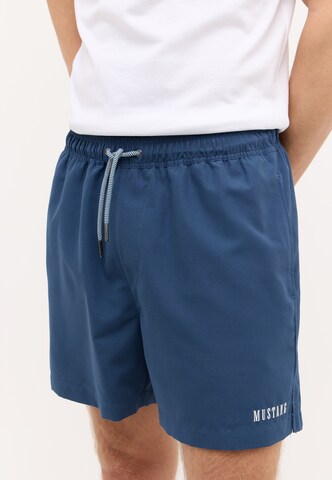 MUSTANG Regular Shorts in Blau