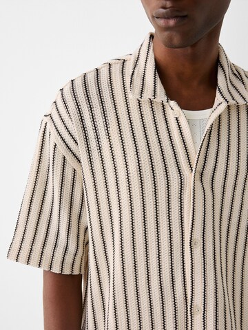 BershkaRegular Fit Kardigan - bijela boja