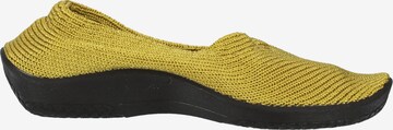 Chaussure basse Arcopedico en jaune