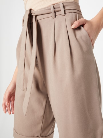 ESPRIT Regular Pleat-front trousers in Brown