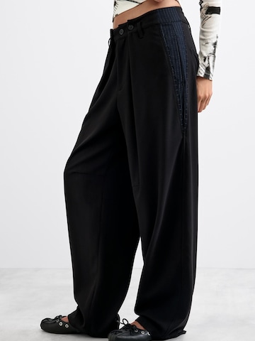 Desigual - regular Pantalón plisado en negro
