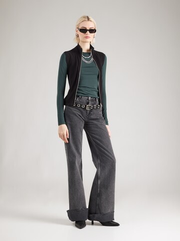 Gilet 'Ila' WEEKDAY en noir