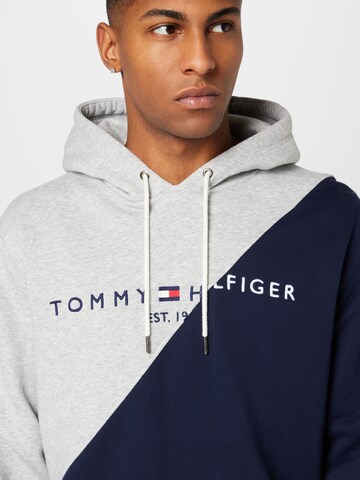 Tommy Jeans - Sudadera en gris