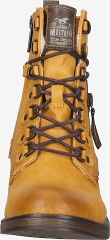 MUSTANG Lace-Up Ankle Boots in Yellow