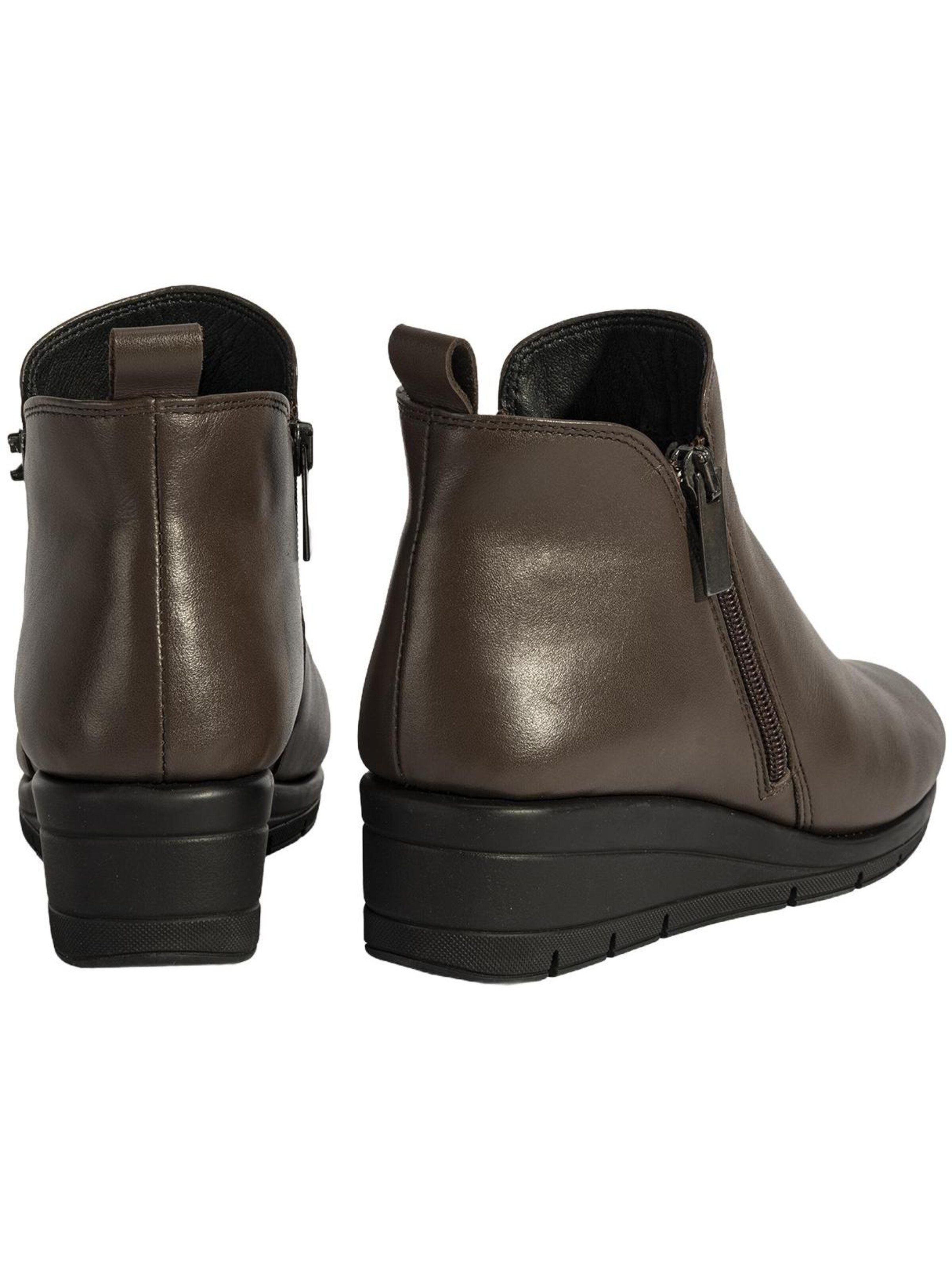 Desa Boots in Brown
