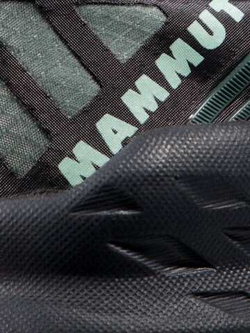 MAMMUT Flats in Black