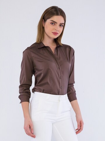 Basics and More Blouse ' Abby ' in Brown