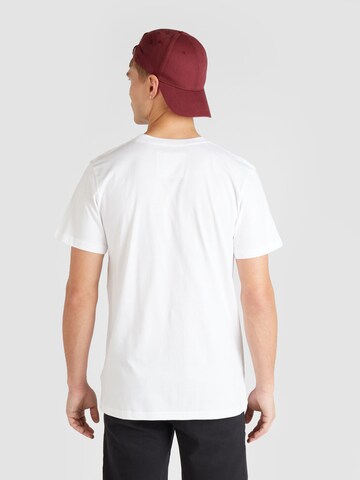 T-Shirt 'Stockholm Phoney Date' DEDICATED. en blanc