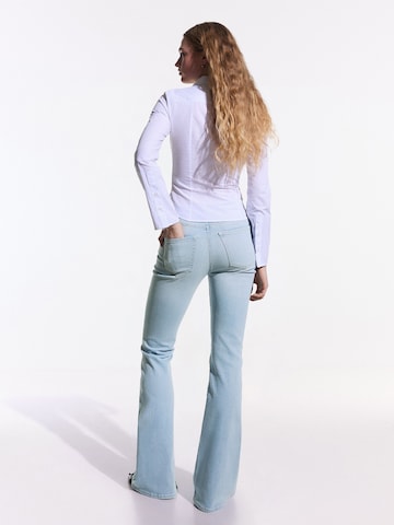 Bershka Levenevä Farkut värissä sininen