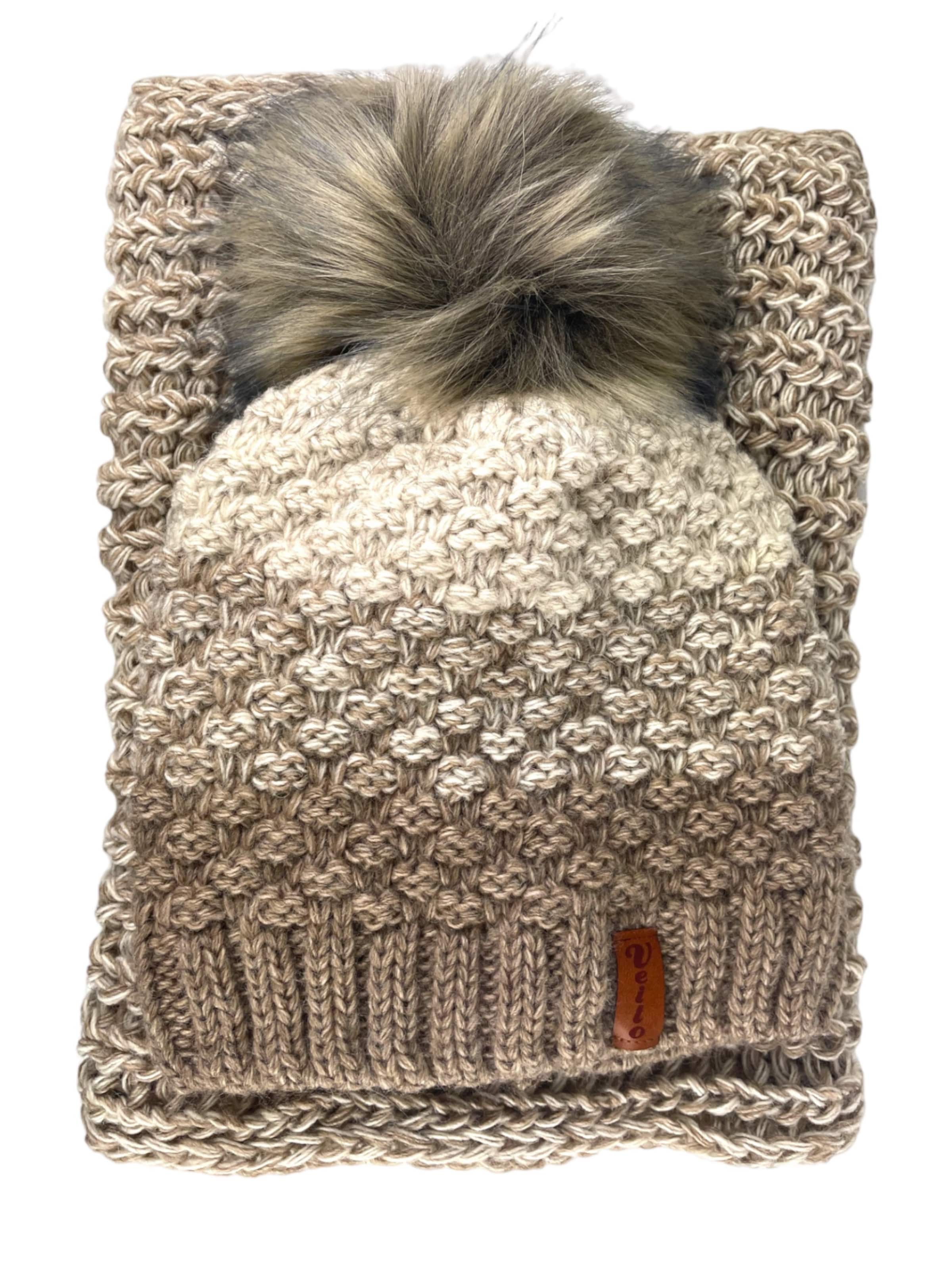 Kumixi Beanie 'Set: Mütze & Loop Schal' in Beige: front