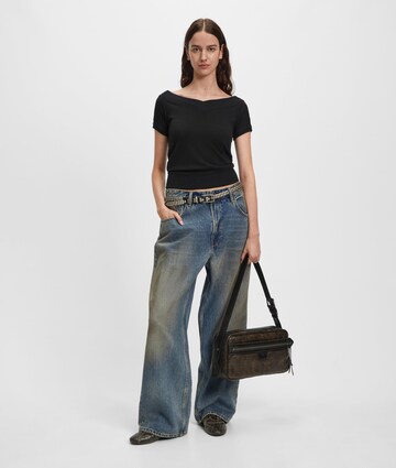 Liebeskind Berlin Shoulder Bag in Brown: front