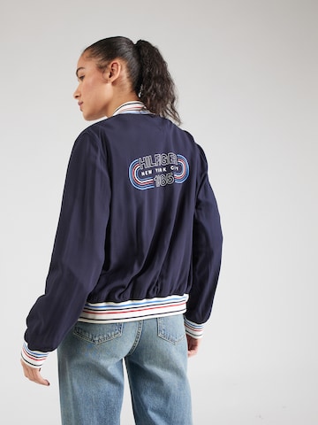 TOMMY HILFIGER Přechodná bunda – modrá