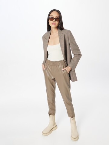 SISTERS POINT Tapered Broek 'DAILA' in Beige