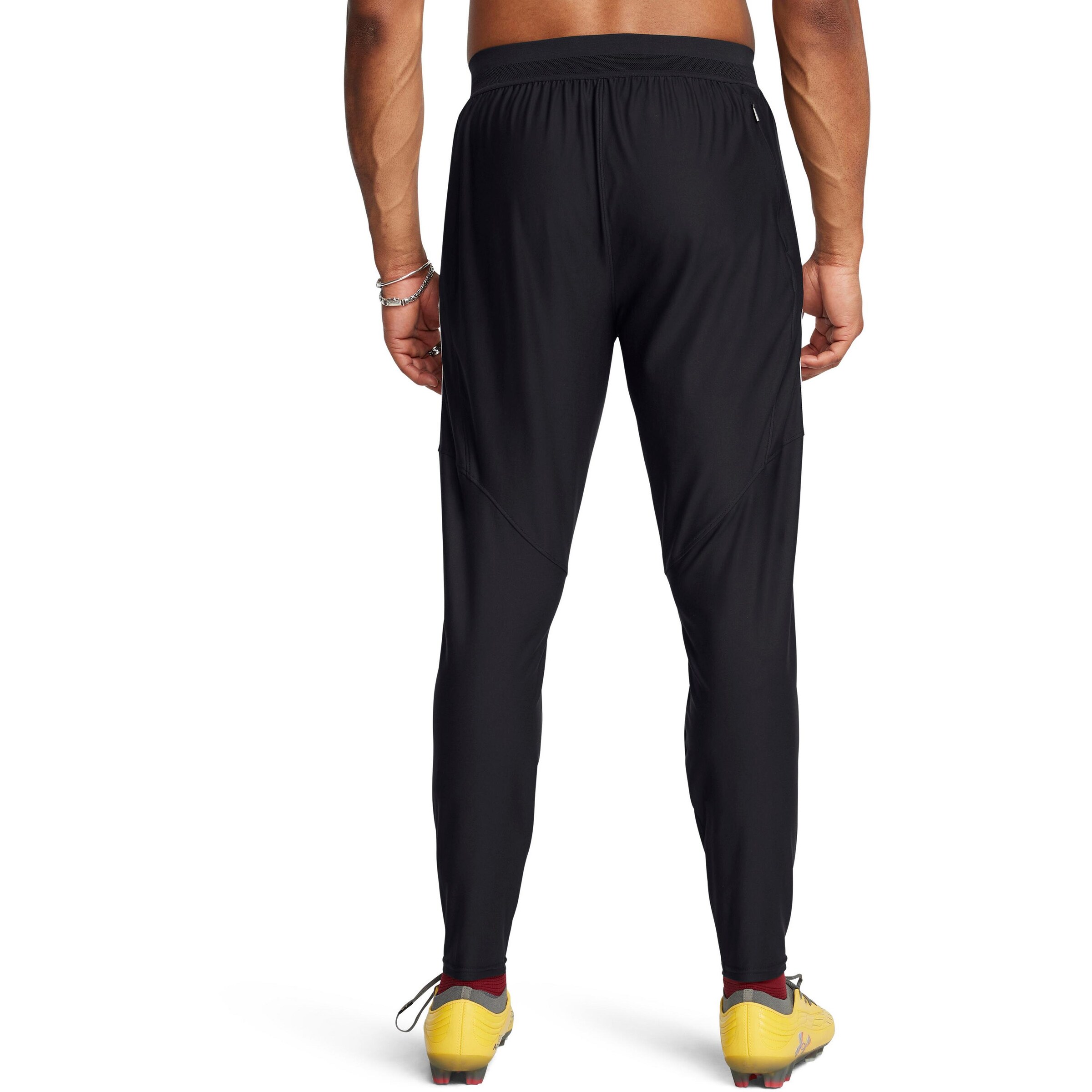 UNDER ARMOUR Tapered Sporthose 'Challenger Pro' in Schwarz