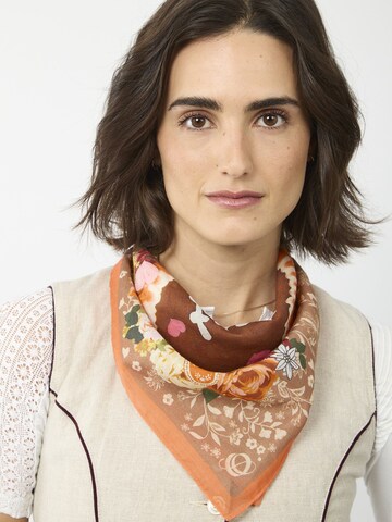 CODELLO Traditional Shawl in Brown: front