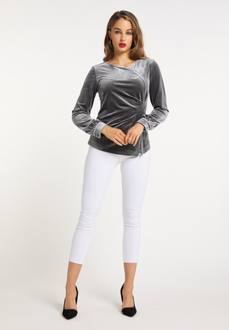 faina - Blusa em cinzento