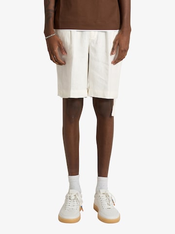 Loosefit Pantaloni con piega frontale di SSEINSE in bianco: frontale